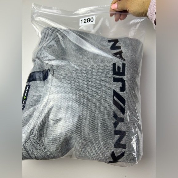 DKNY JEANS Men’s Logo Embroidered Sweater Size XXL - Picture 11 of 11